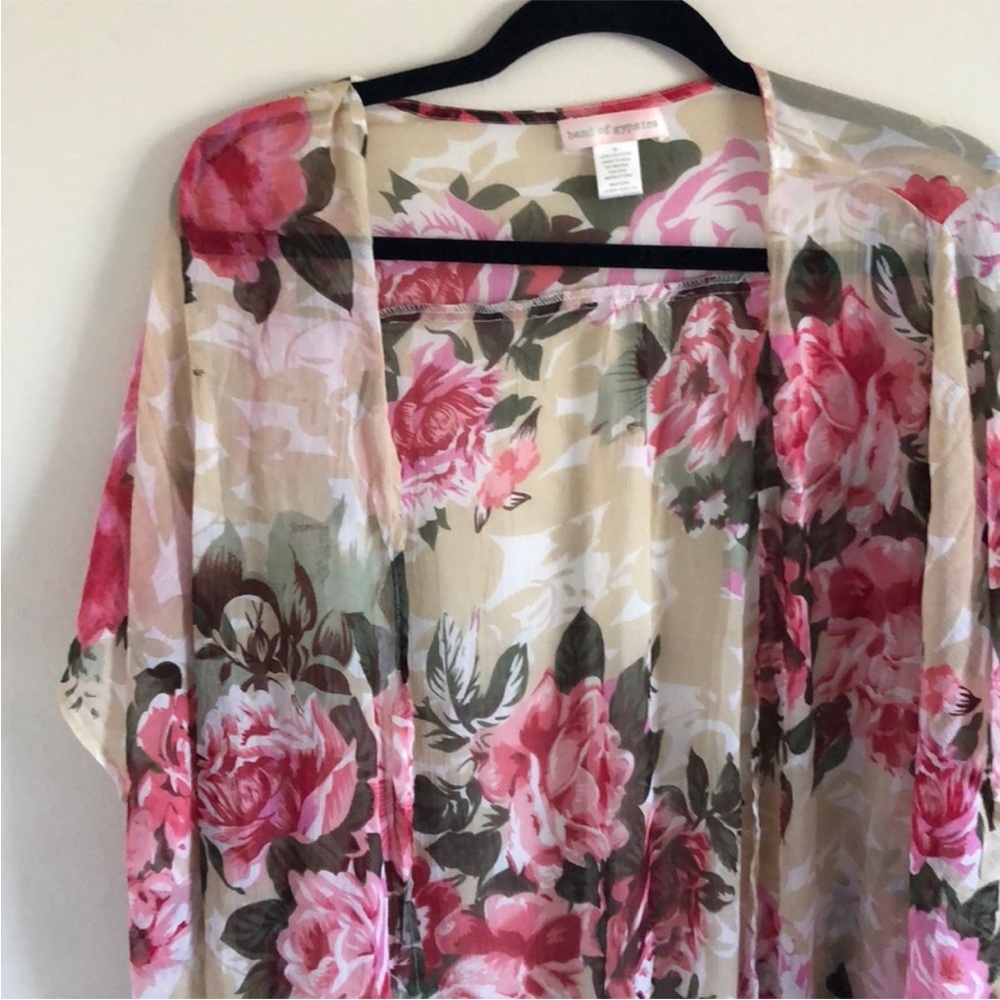 New Urban Outfitters Band of Gypsies floral kimono shawl cover up top - Picture 3 of 3